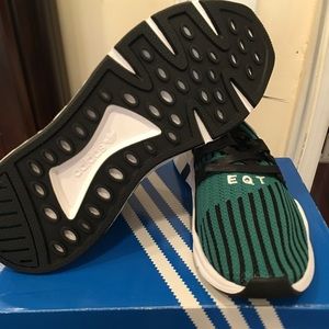 Brand New Mens Adidas Size 8.5